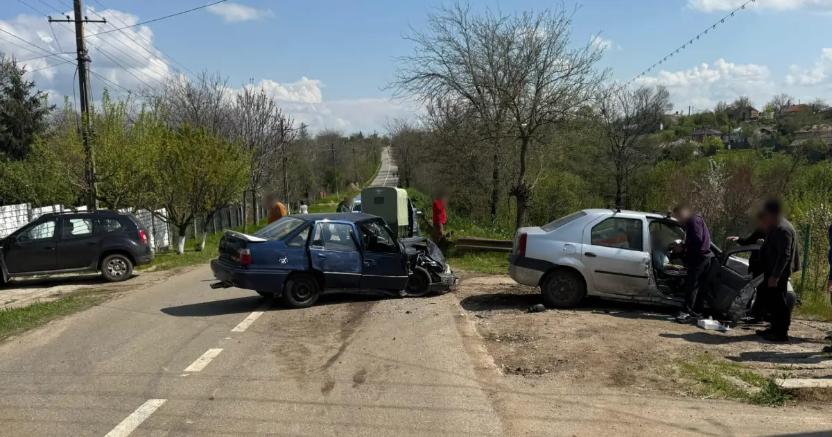 Accident la Văleni: patru răniți