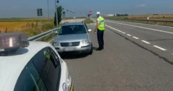 Polițiștii rutieri din Olt desfășoară controale pe Drumul Național 6 și verifică șoferii cu aparatele alcooltest și drugtest. Acțiune a polițiștilor rutieri pe DN6, în județul Olt